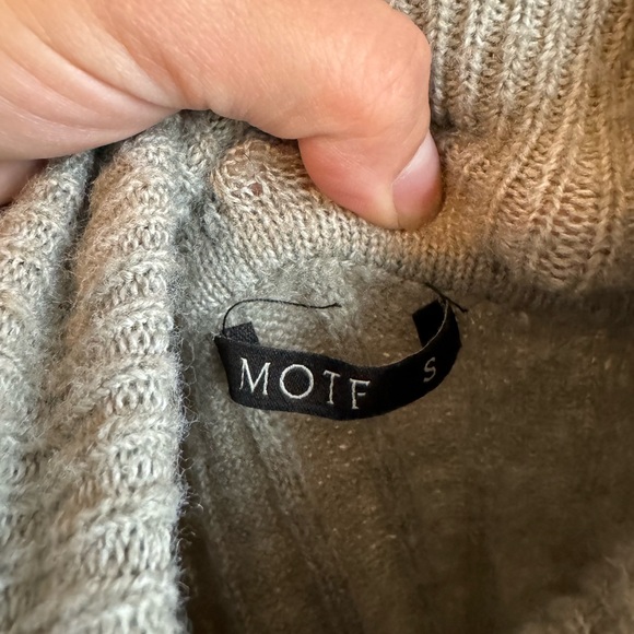 Sweater dress in good condition! - Picture 2 of 2